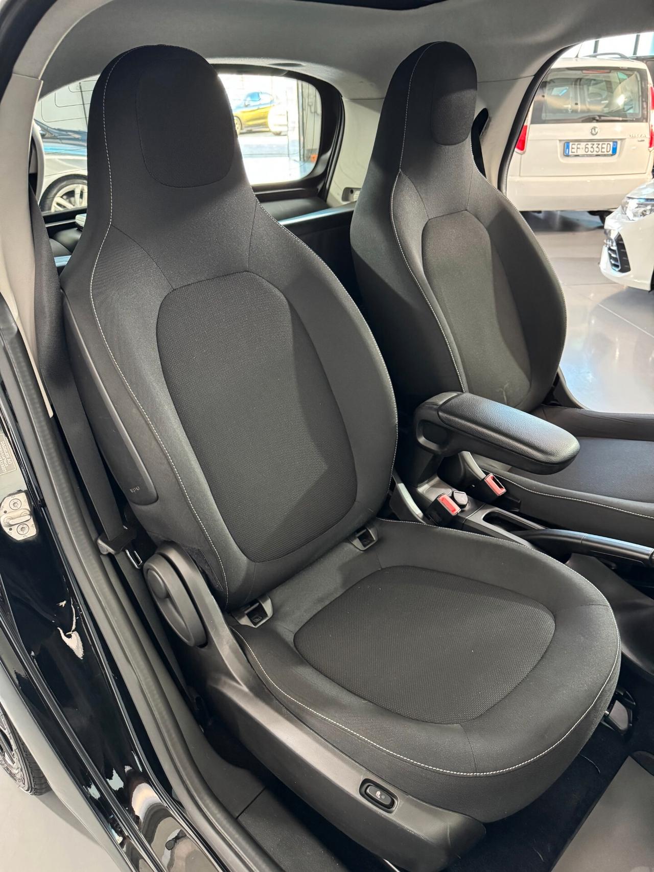 smart forTwo Passion 1.0CC 71CV Auto Bluetooth OK Neopatentati