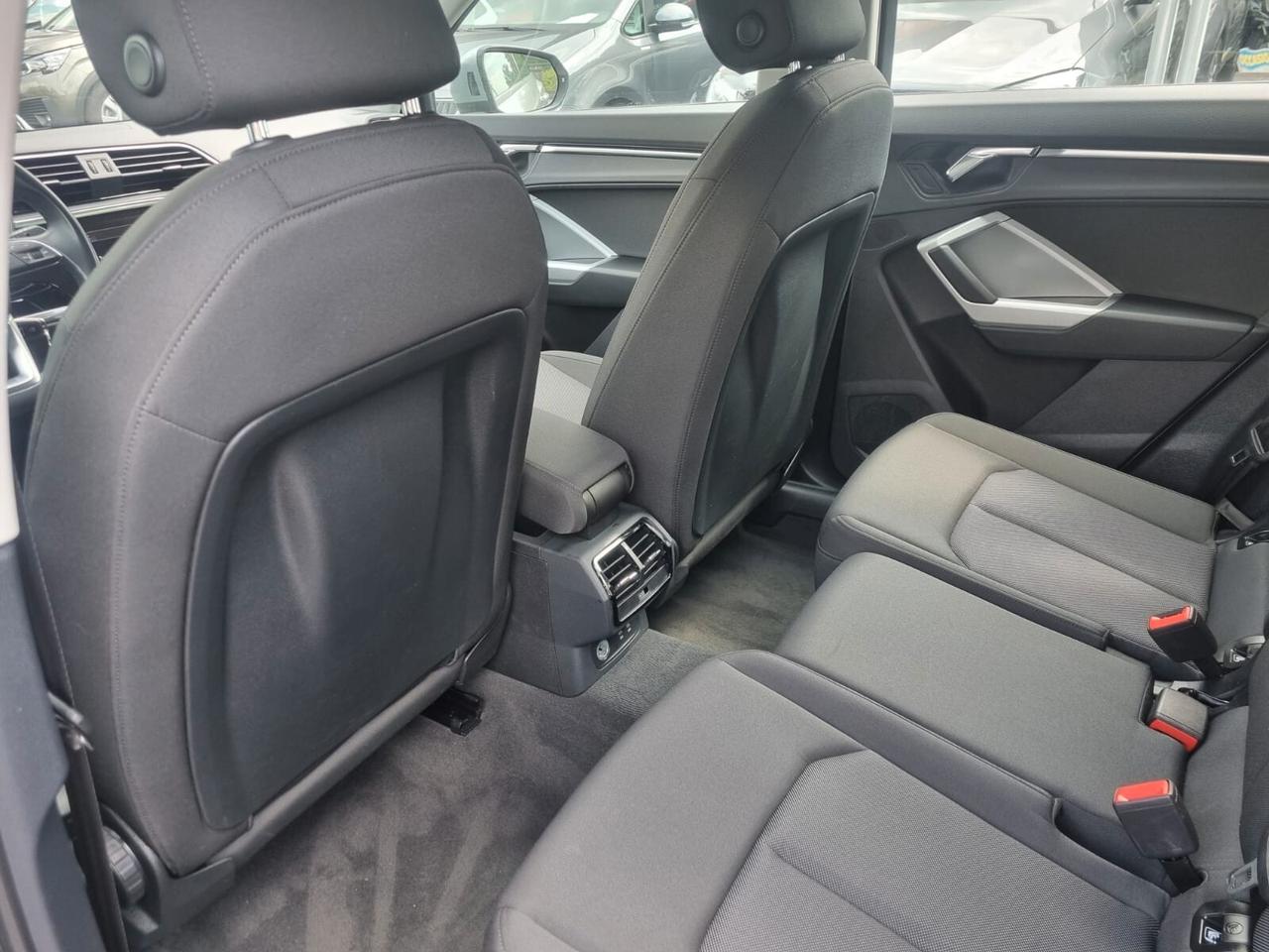 Audi Q3 35 TDI S tronic Business Advanced