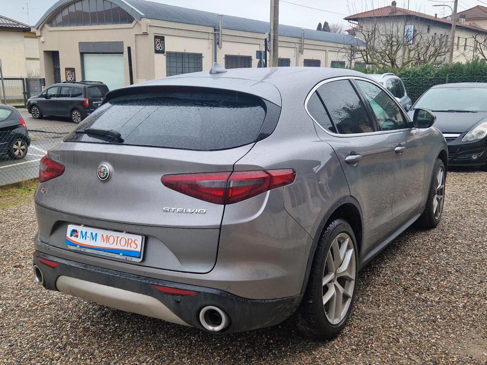 Alfa Romeo Stelvio 2.2 t Executive Q4 190cv auto my19