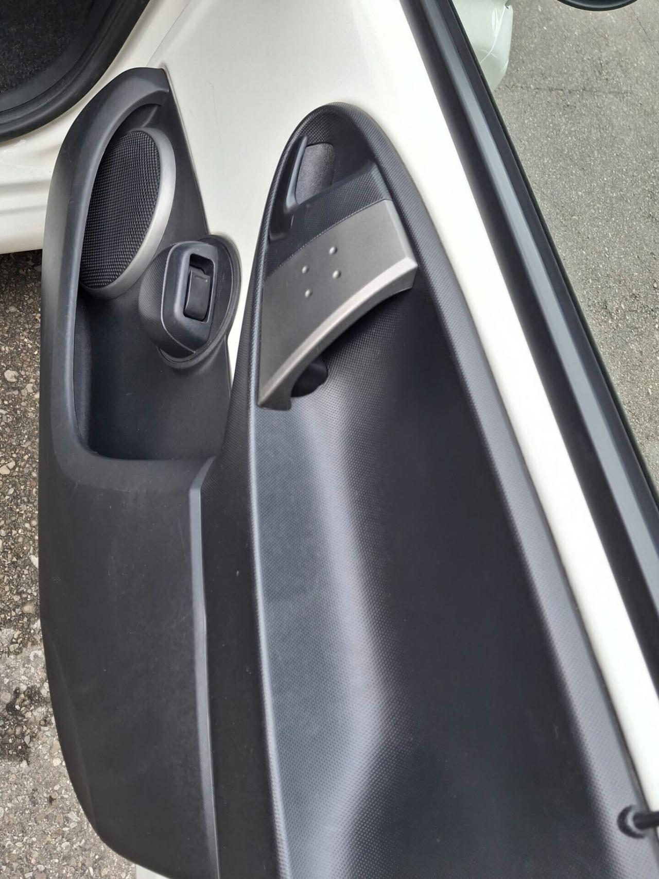 Toyota Aygo 1.0 12V VVT-i 5 porte Cool Soda Connect