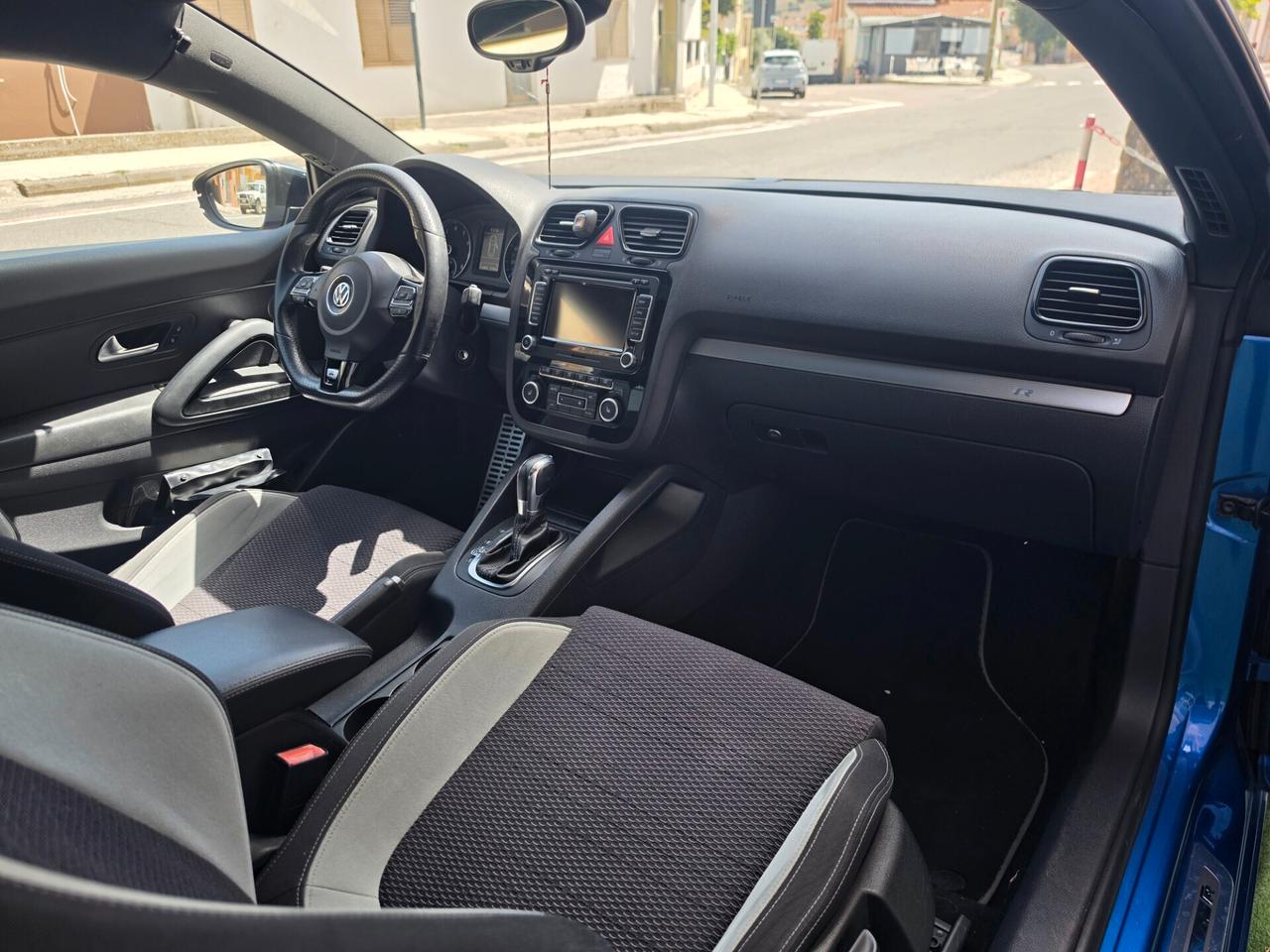 Volkswagen Scirocco R 2.0 TSI 265CV