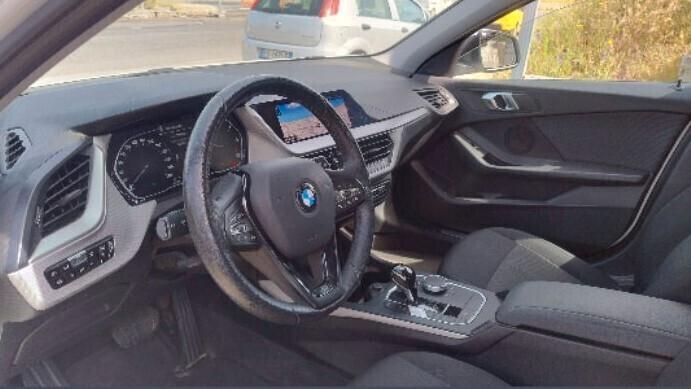 Bmw 116 116d 5p. Advantage