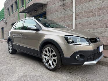 VOLKSWAGEN Polo Cross 1.4 TDI 90CV 5 PORTE UNIPROPRIETARIO SENSORI PARCH
