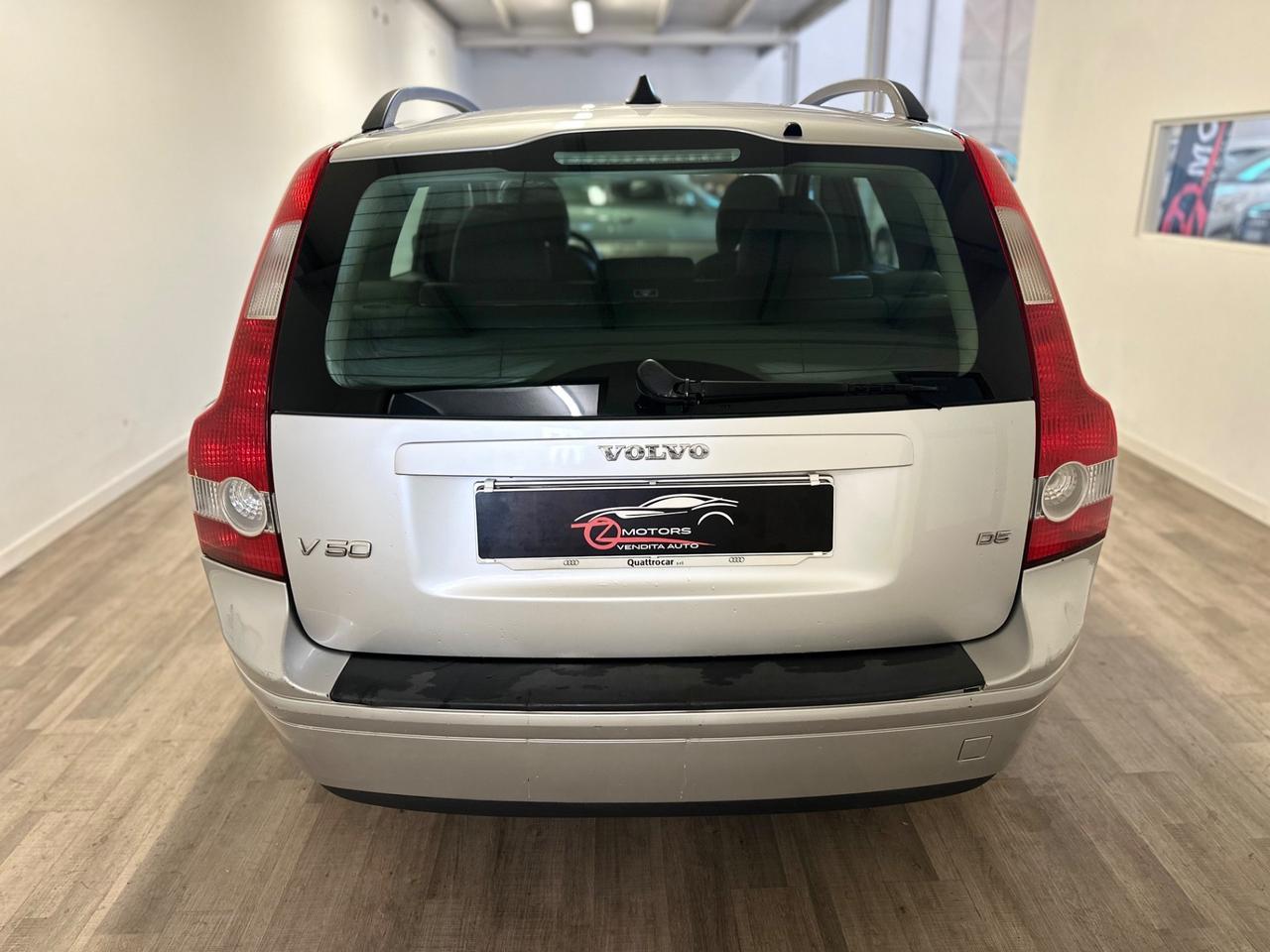 Volvo V50 2.4 D5 cat aut. Momentum AUTOMATICA