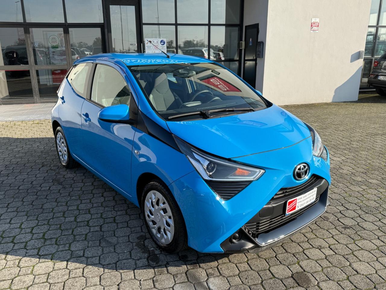 Toyota Aygo AUTOMATICA|1.0 VVT-i 72 CV 5 porte x-cool MMT