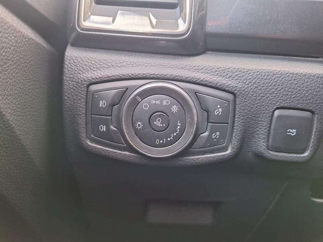 Ford Ranger Wildtrak 213CV 2.0 TDCi DC 6 MARCE MANUALE