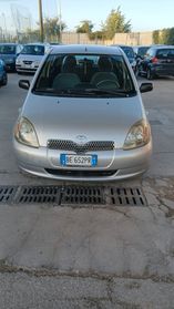Toyota Yaris 1.0i 16V cat 5 porte Sol