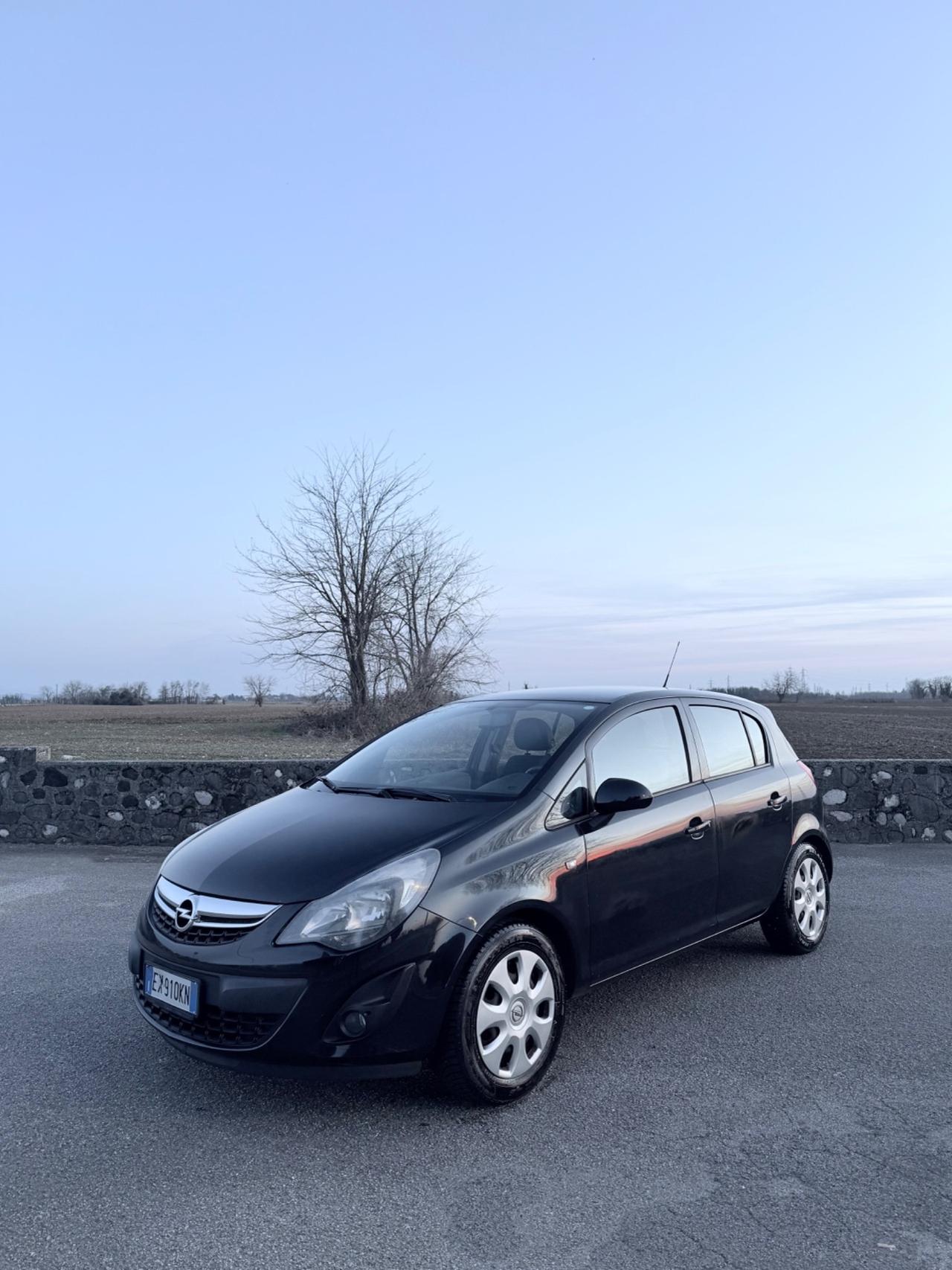 Opel Corsa 1.2 5 porte