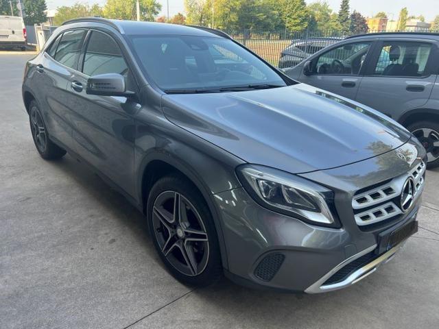 MERCEDES-BENZ GLA 200 d Automatic Business