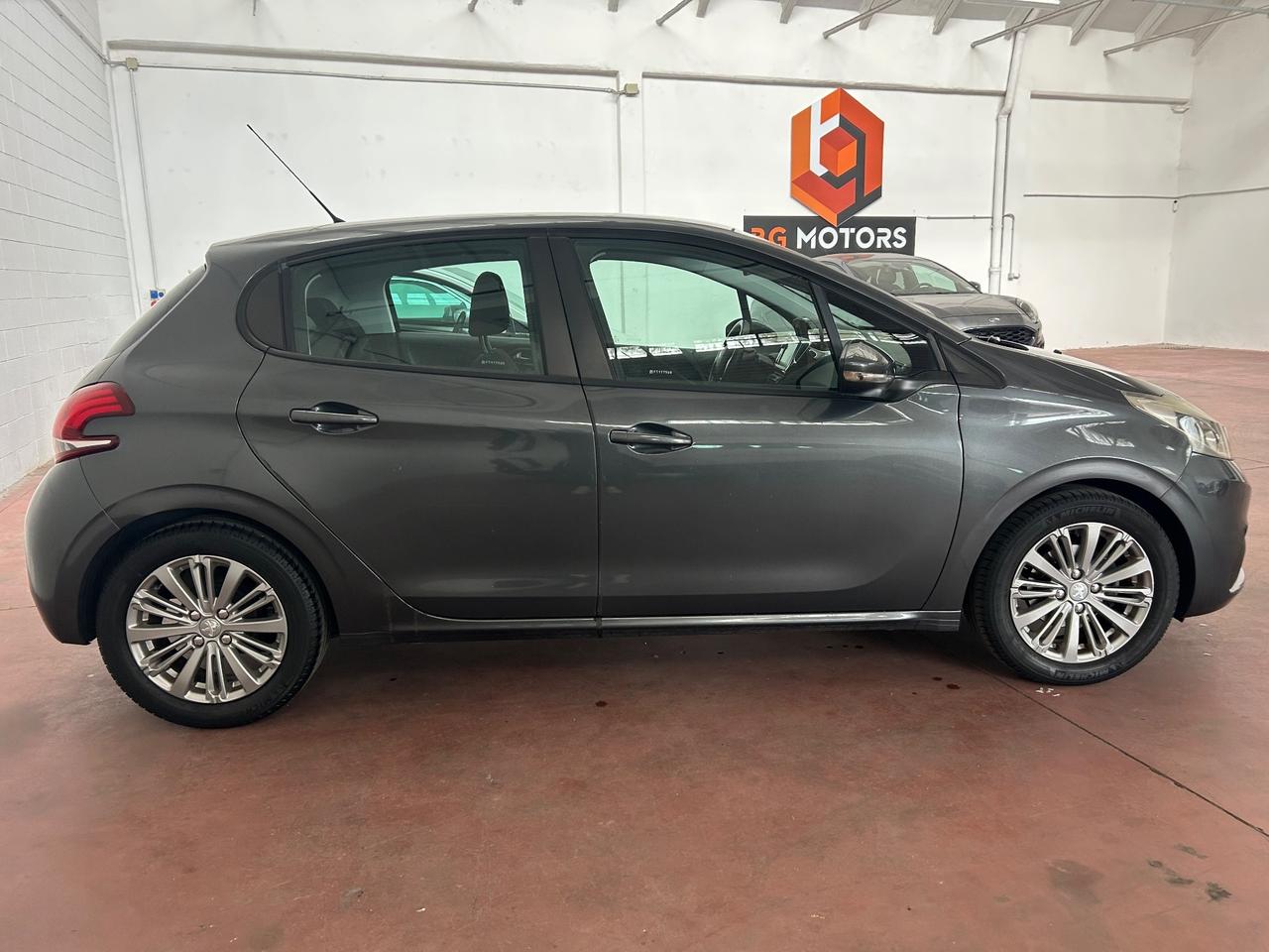 Peugeot 208 PureTech 82 5 porte Allure