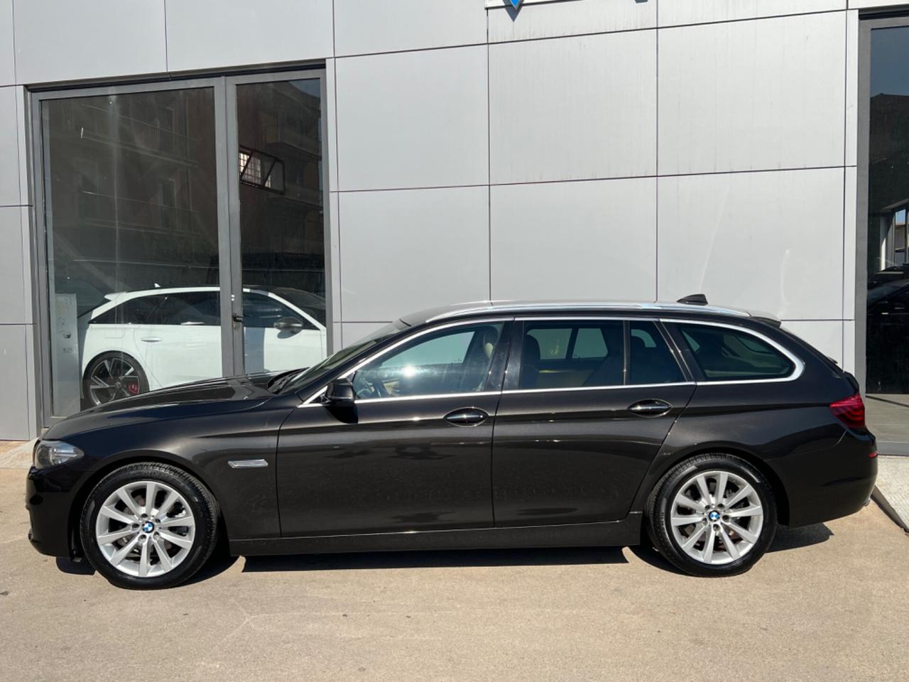 Bmw 520 520d Touring Business - anno 2016 - prezzo €12.900