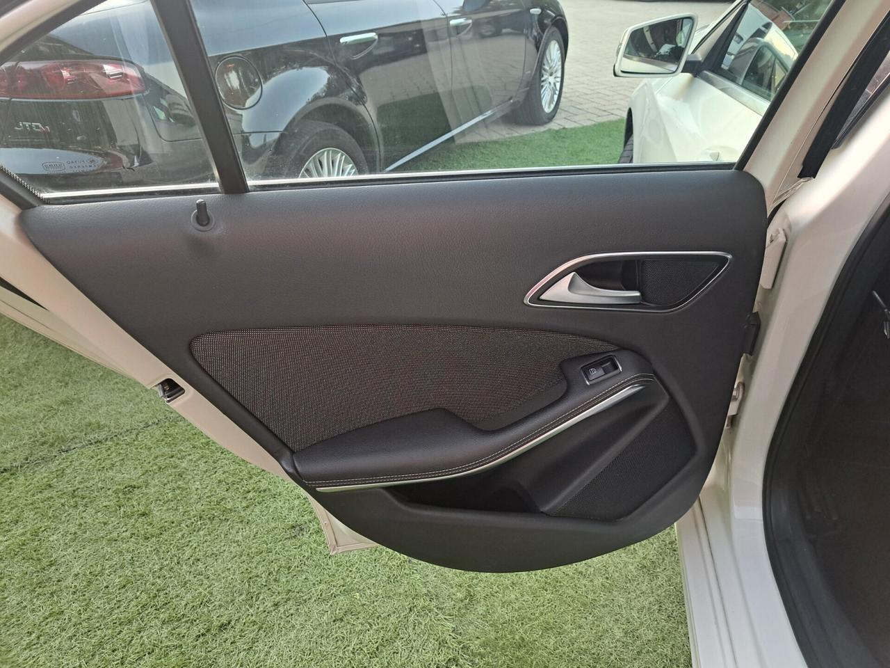 Mercedes-benz Premium 1.6 BENZ ,122 CV/ EURO 6 / OK NEOPATENTATI