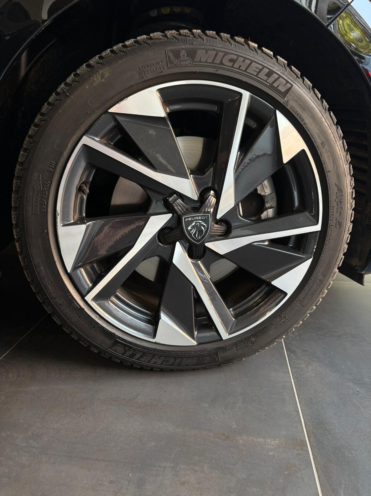 Peugeot 308 1.5 BlueHDi 130 S&S EAT8 Allure