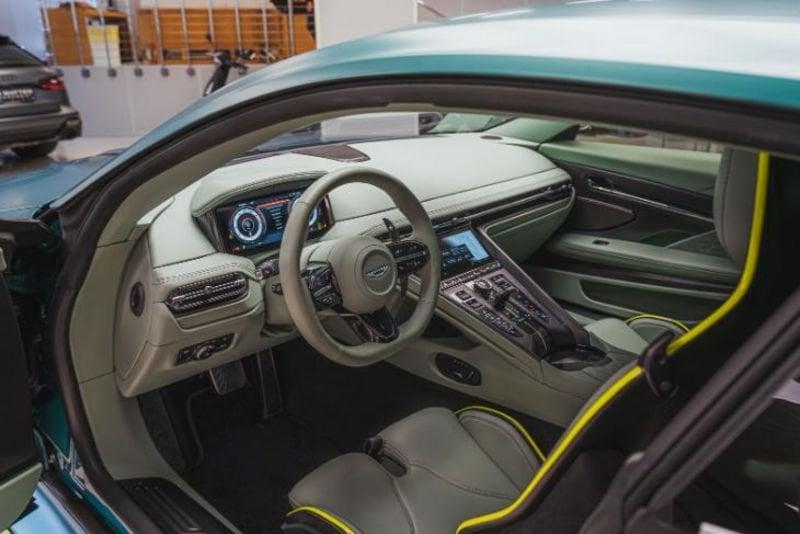 Aston Martin DB12 Aston Martin DB12 *IVA ESPOSTA*