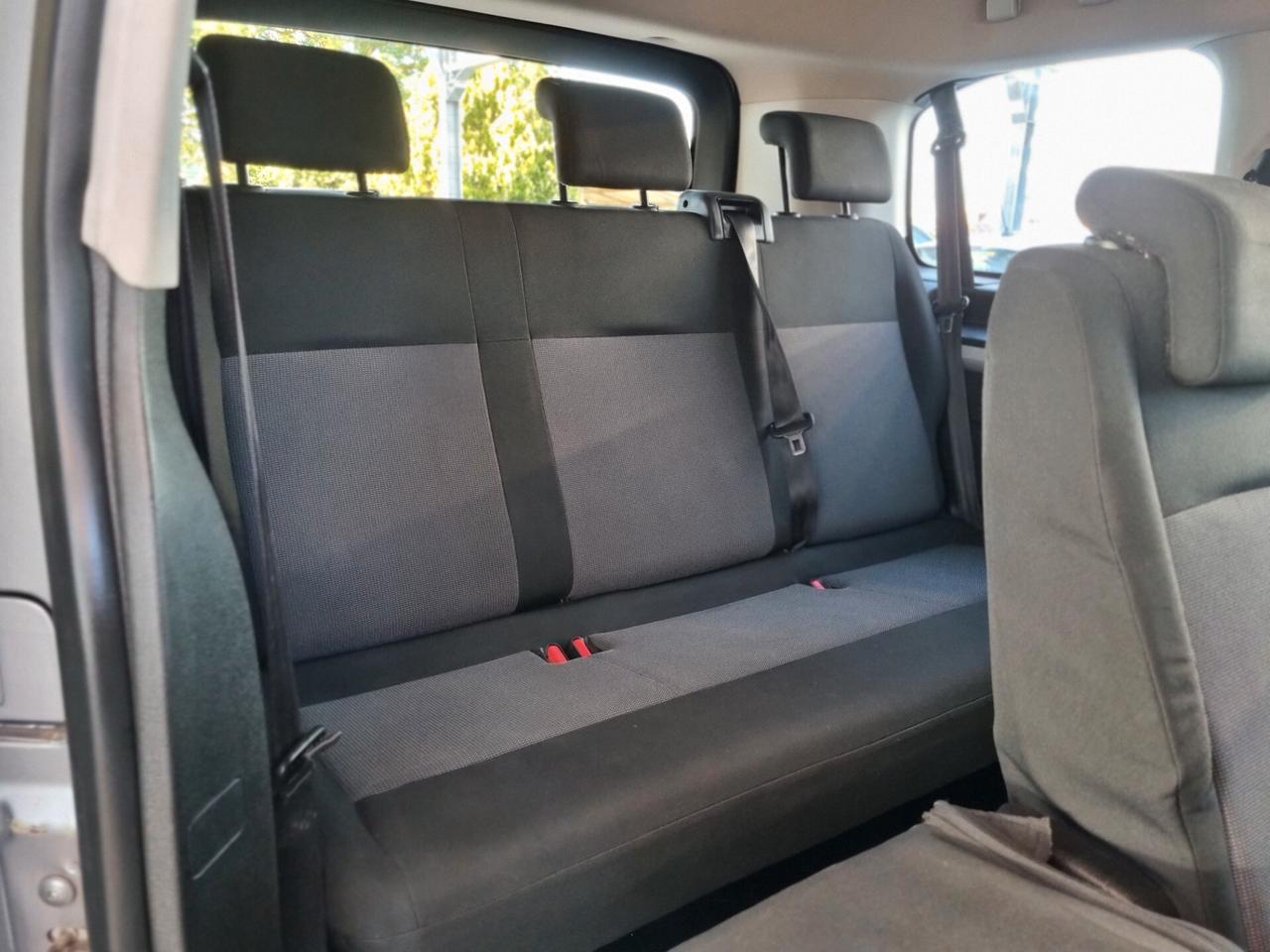 Peugeot TRAVELLER BLUEHDI 120 S&S BUSINESS STANDARD FP TRAVELLER BLUEHDI 120 S&S BUSINESS STANDARD FP