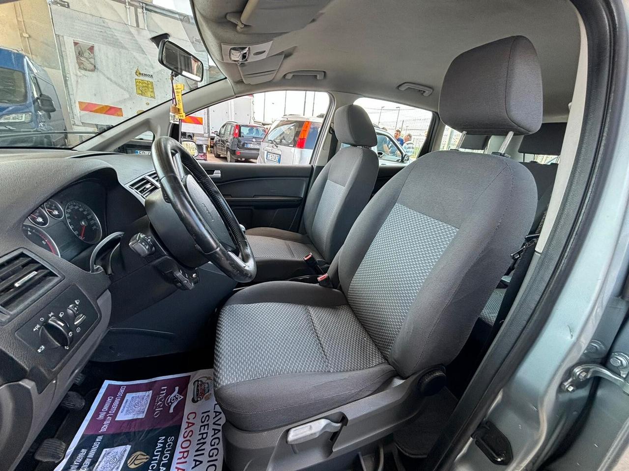 Ford Focus C-Max 1.6 TDCi (110CV)