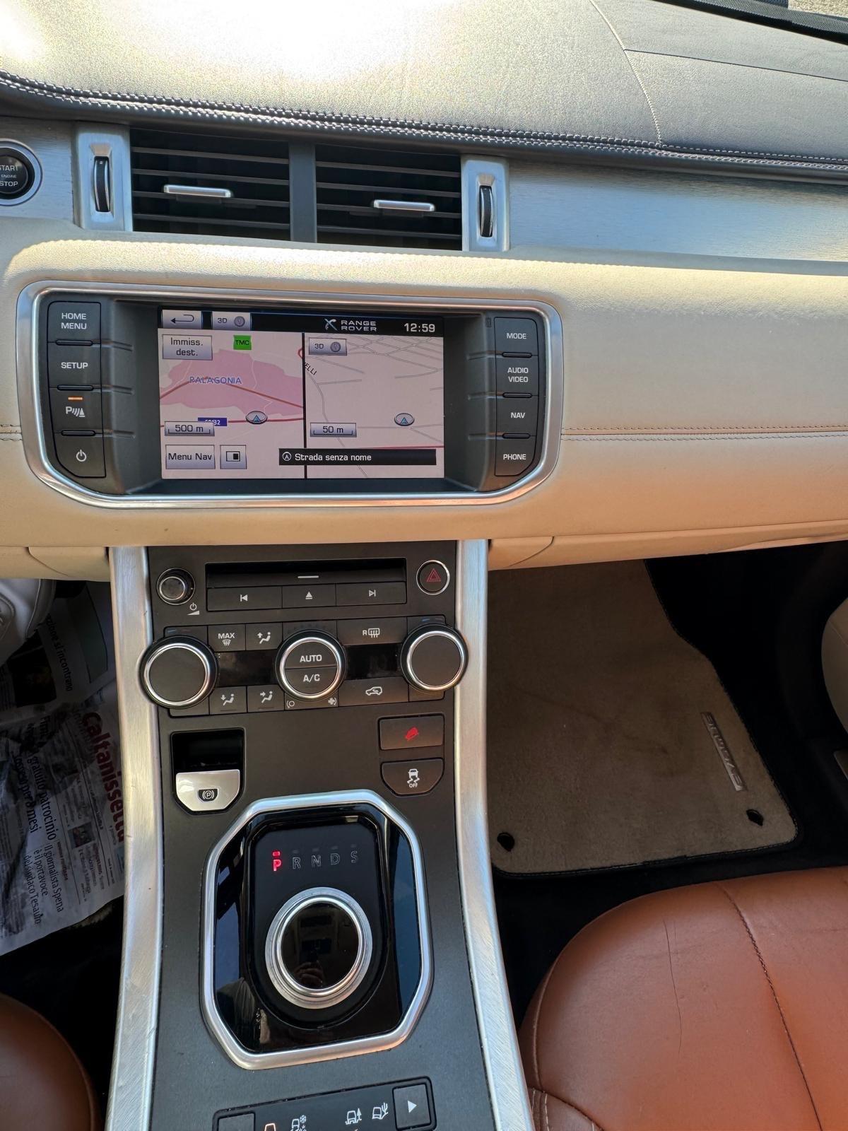 Land Rover Range Evoque 2.2 TD4 5p. Pure