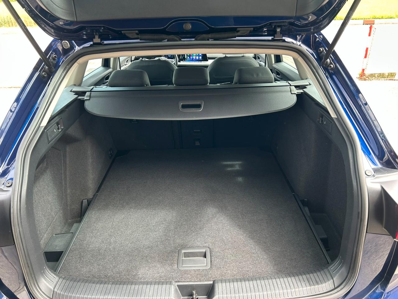 VW GOLF VARIANT 2.0 TDI 116CV Life - GANCIO TRAINO