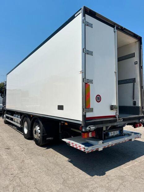 Motrice Mercedes Actros coibentato