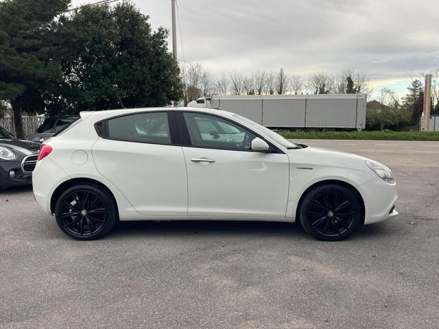 Alfa Romeo Giulietta 1.6 JTDm-2 105 CV Distinctive