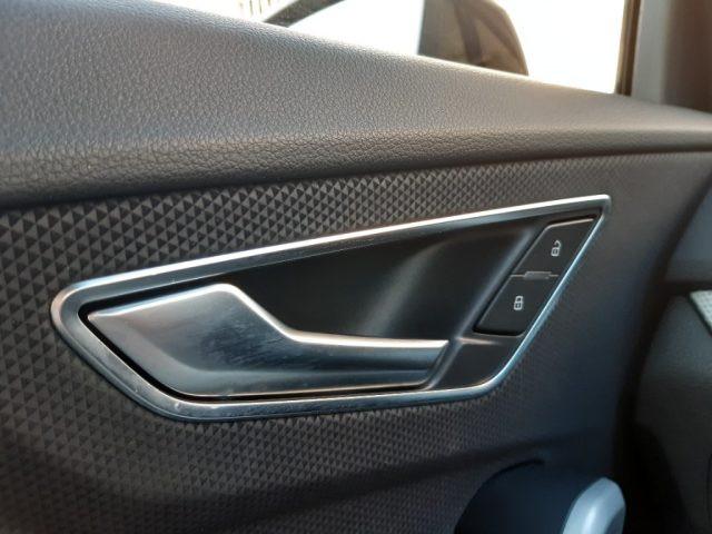 AUDI Q2 30 TDI S tronic Identity Black