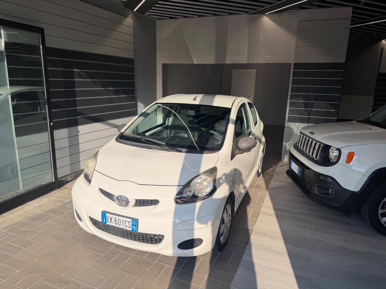 Toyota Aygo 1.0 12V VVT-i 3 porte Now Connect 70.000 KM Unicoproprietario