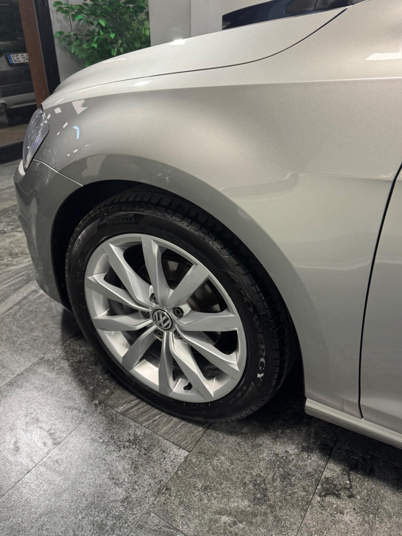 VOLKSWAGEN GOLF 1.6 TDI DSG HIGHLINE