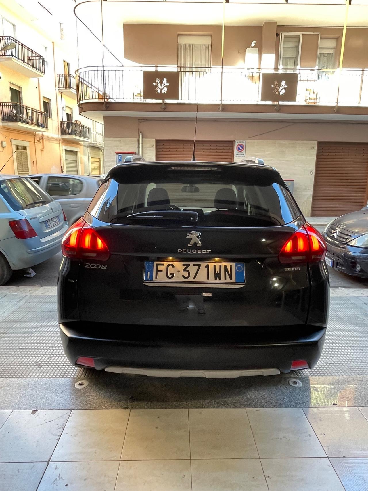 Peugeot 2008 BlueHDi 100 Allure