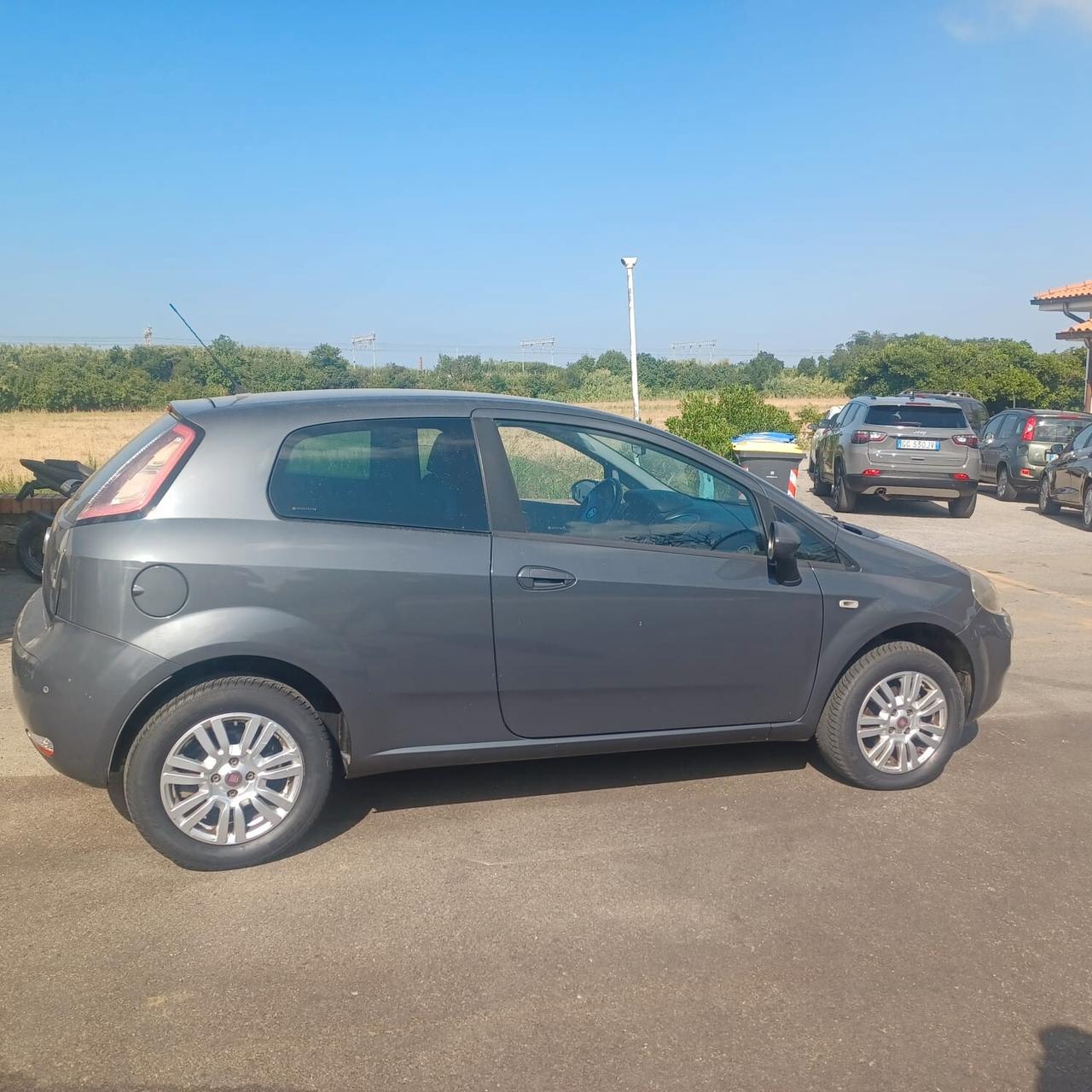 NEOPATENTATI PUNTO EVO METANO 1.4