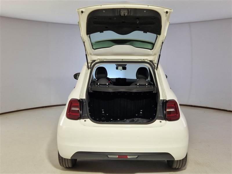 Fiat 500 500e Berlina 42 kWh La Prima