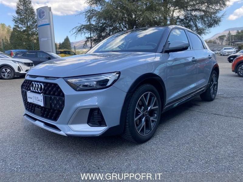 Audi A1 citycarver 30 TFSI Identity Contrast