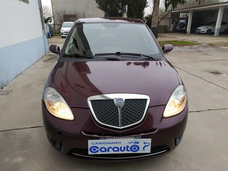 Lancia Ypsilon 1.3 MJT 75 CV Oro