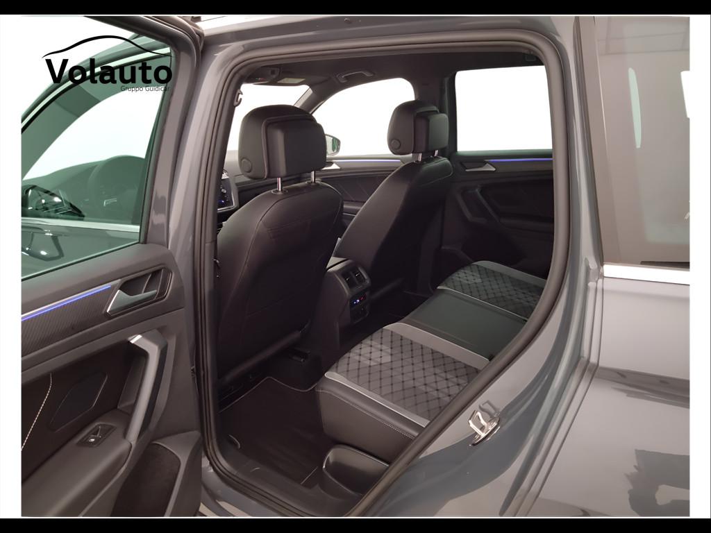 VOLKSWAGEN Tiguan II 2021 - Tiguan 2.0 tdi R-Line 150cv dsg