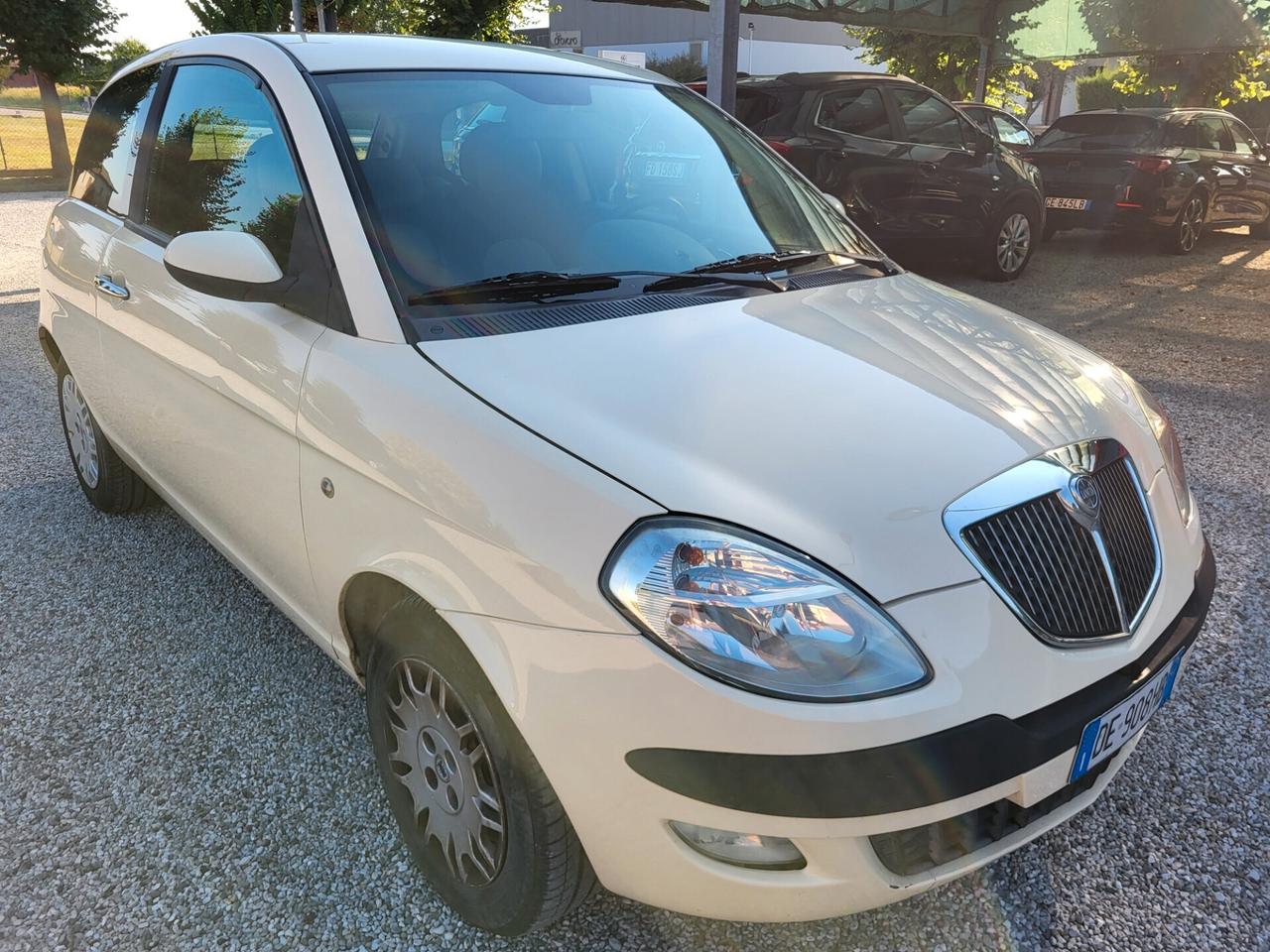 Lancia Ypsilon 1.3 MJT 75 CV Platino