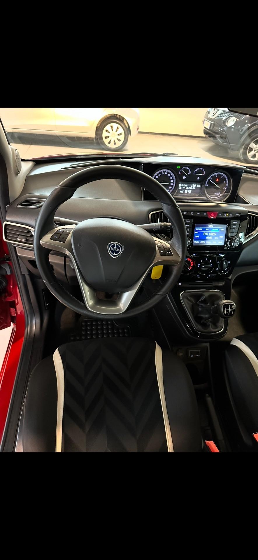 Lancia Ypsilon 1.3 MJT 16V 80 CV 5 porte S&S Platinum