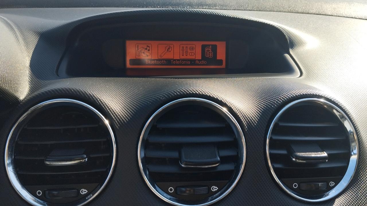 PEUGEOT 308 1.6 DIESEL-2011