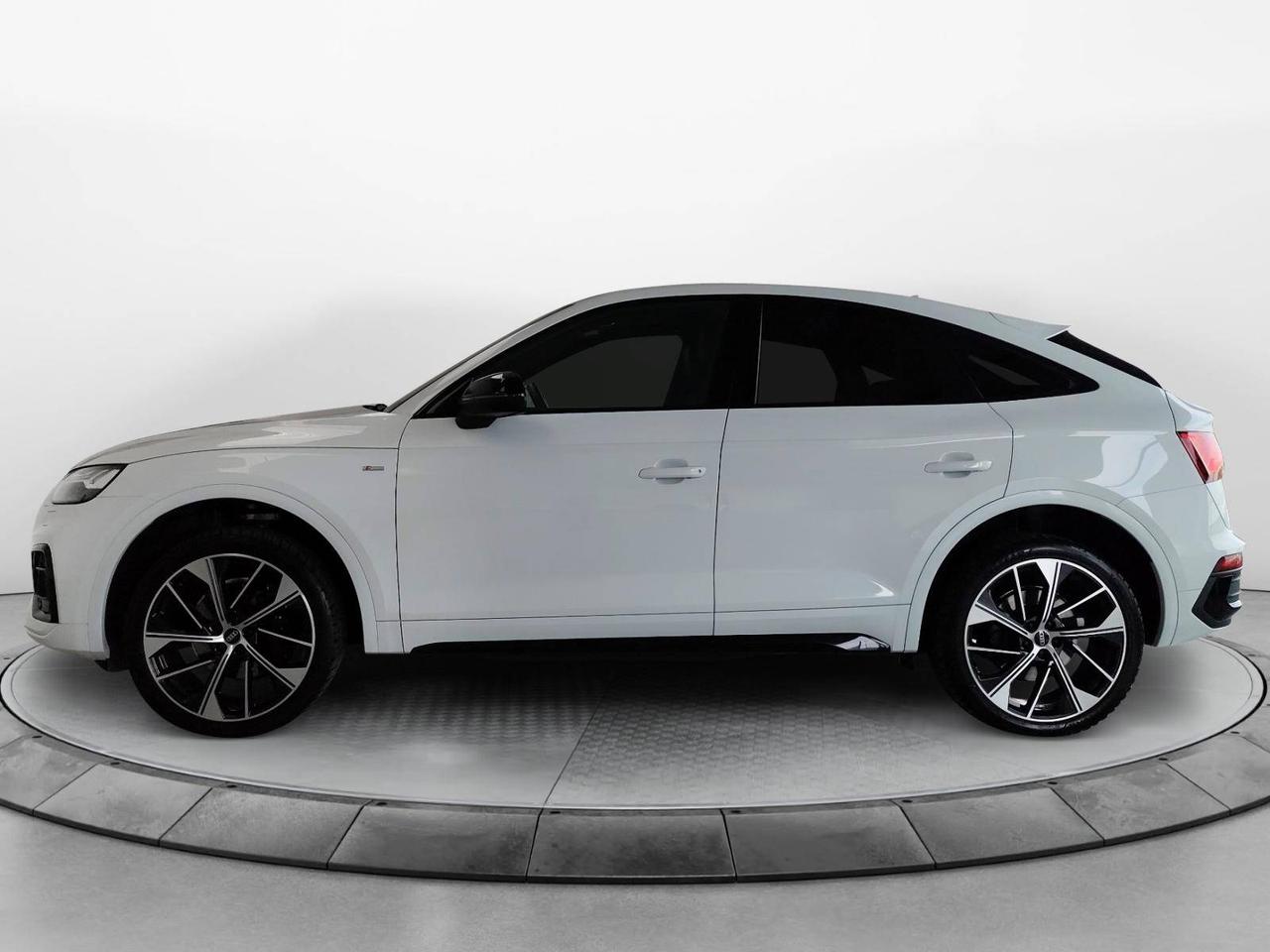 Audi Q5 Sportback 40 tdi mhev Identity Black Quattro