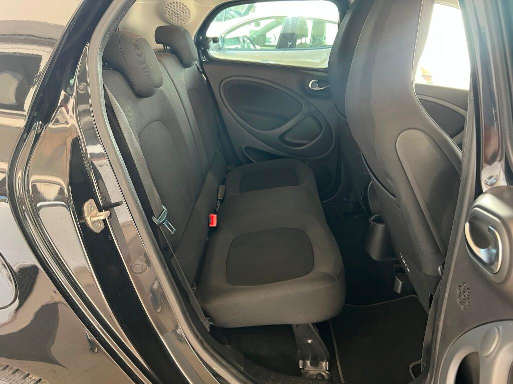 Smart Forfour 1.0 71 CV Total Black 30.000KM!