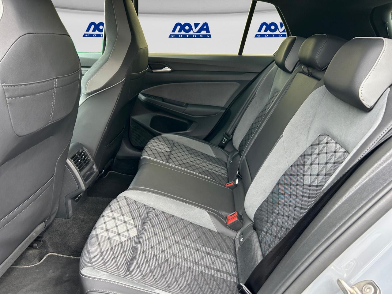 Volkswagen Golf 2.0 TDI 150 CV DSG SCR R-Line