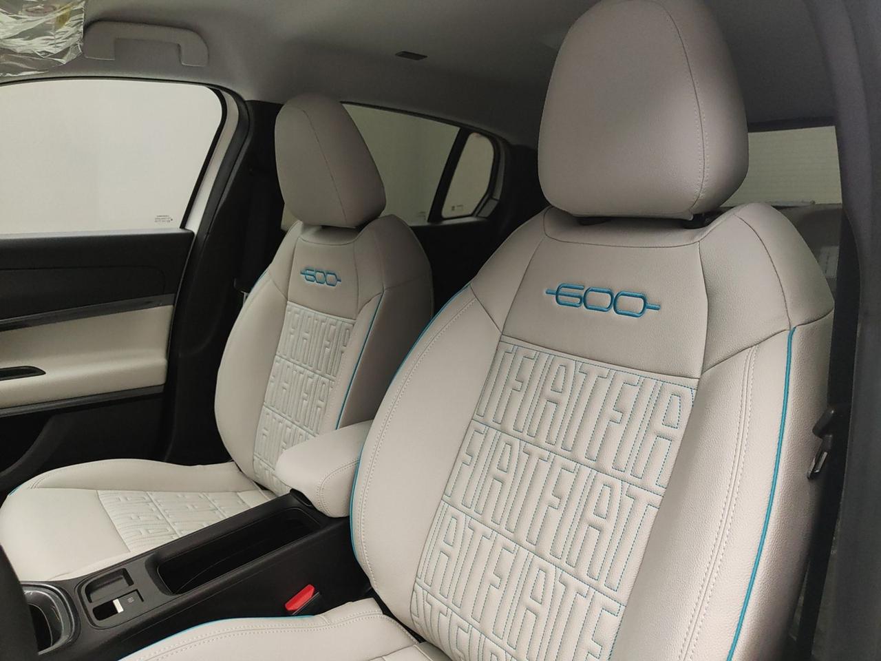 FIAT 600 IV 2023 1.2 MHEV 110CV DCT LA PRIMA