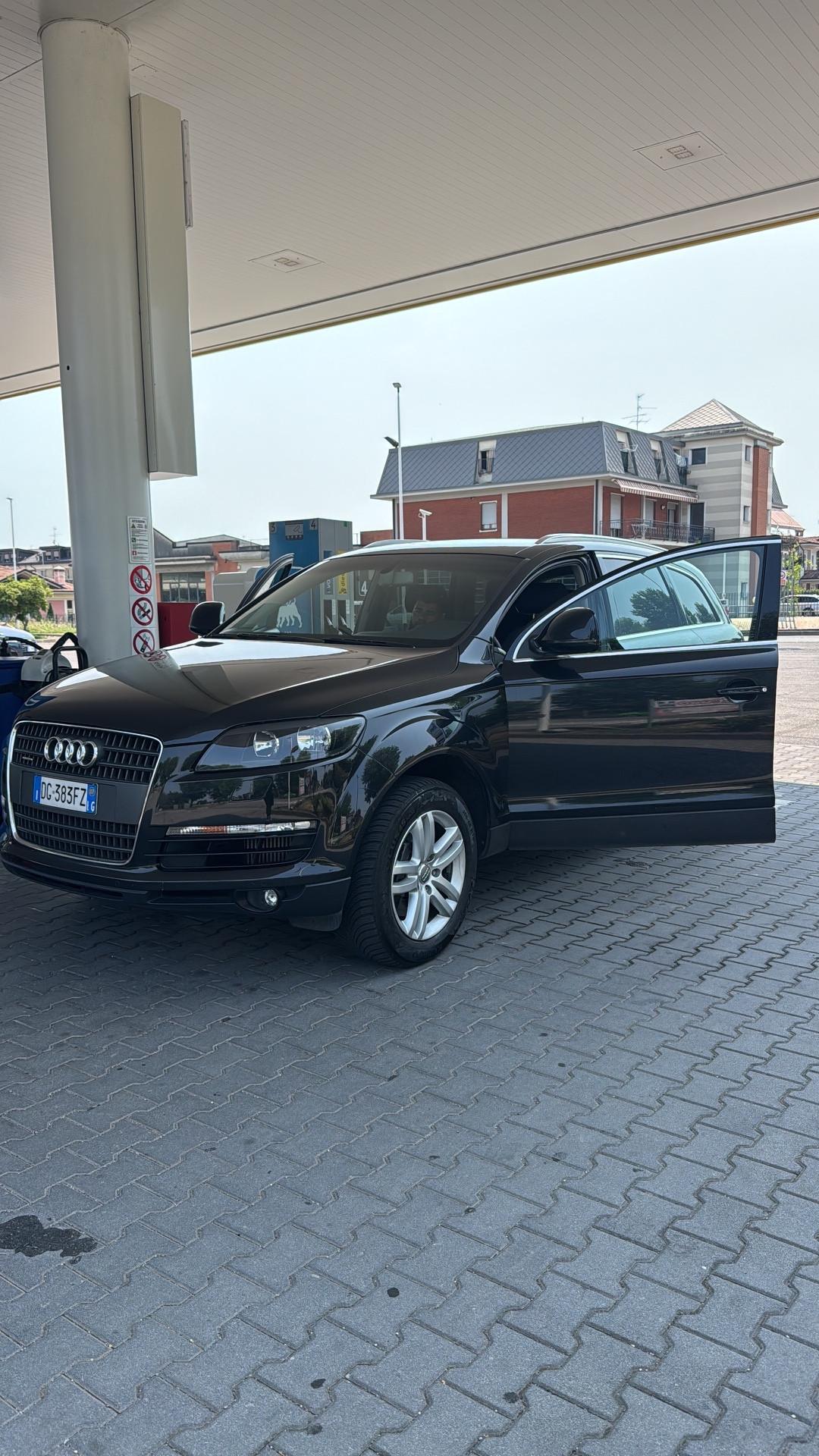 Audi Q7 3.0 V6 TDI 233CV quattro tiptronic