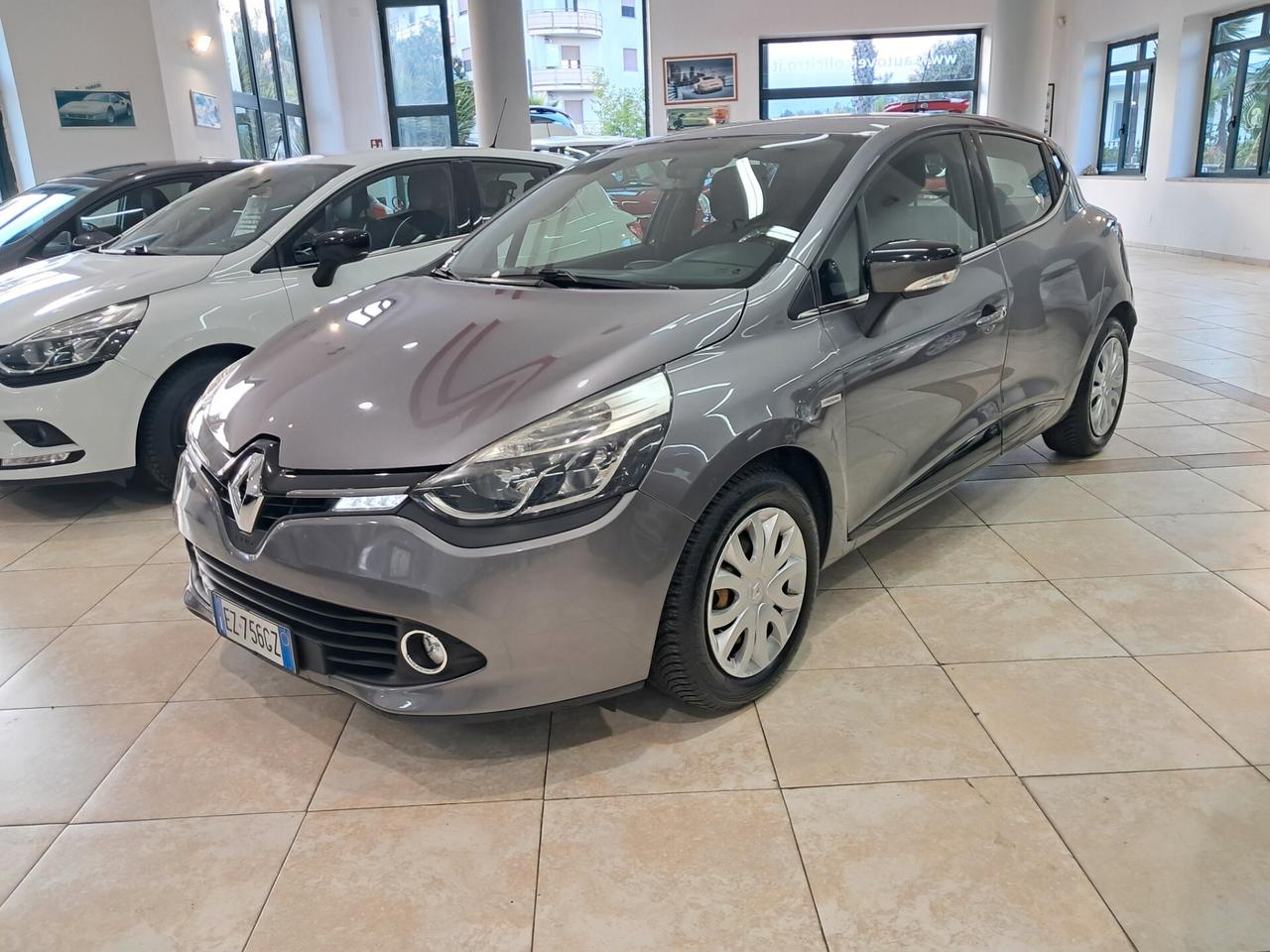 Renault Clio 1.2 75CV 5 porte Costume National