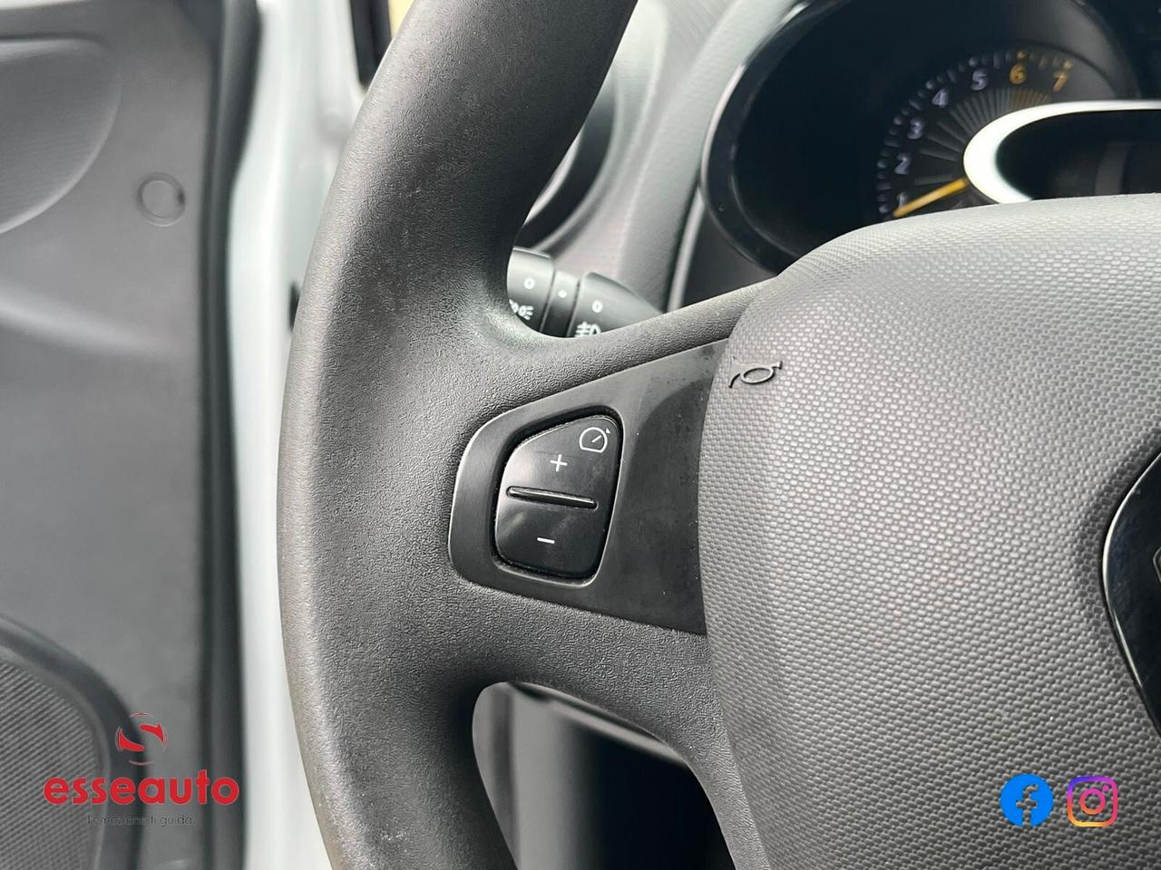 Renault Clio 1.2 75CV 5 porte Costume National