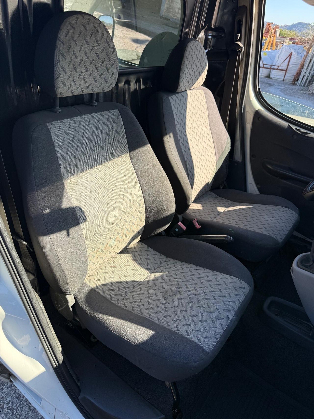 Furgone Fiat Doblò cargo 1.9 MJT 105 CV neopatentati