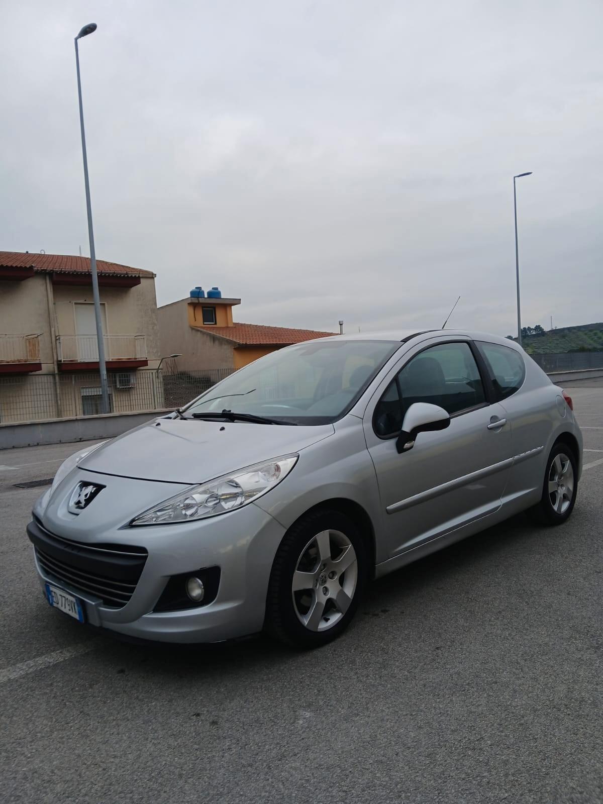 Peugeot 207 1.4 HDi 70CV 5p. ONE Line