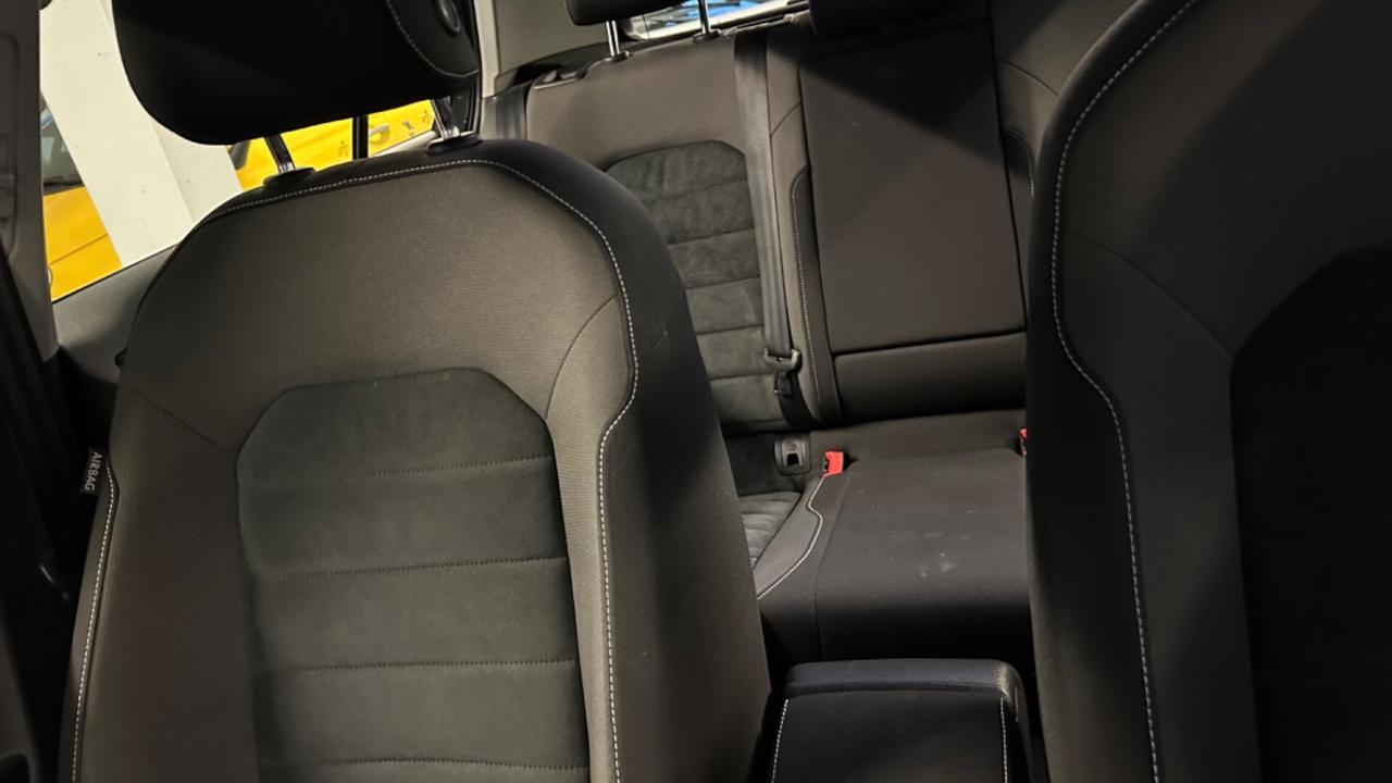 Volkswagen Golf 2.0 TDI 5p. Highline BlueMotion.o.k. neopatentati