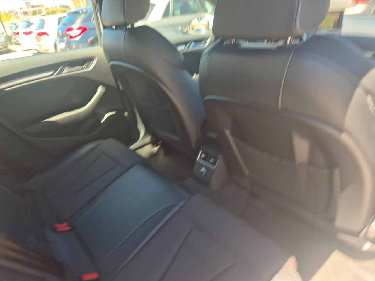 Audi A3 SPB 2.0 TDI S tronic S-LINE
