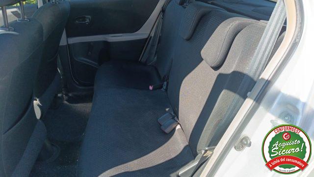 TOYOTA Yaris 1.3 5 porte Sol