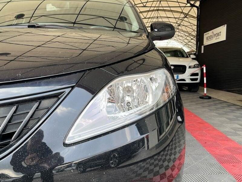 Lancia Ypsilon 1.0 FireFly 70cv Hybrid Silver