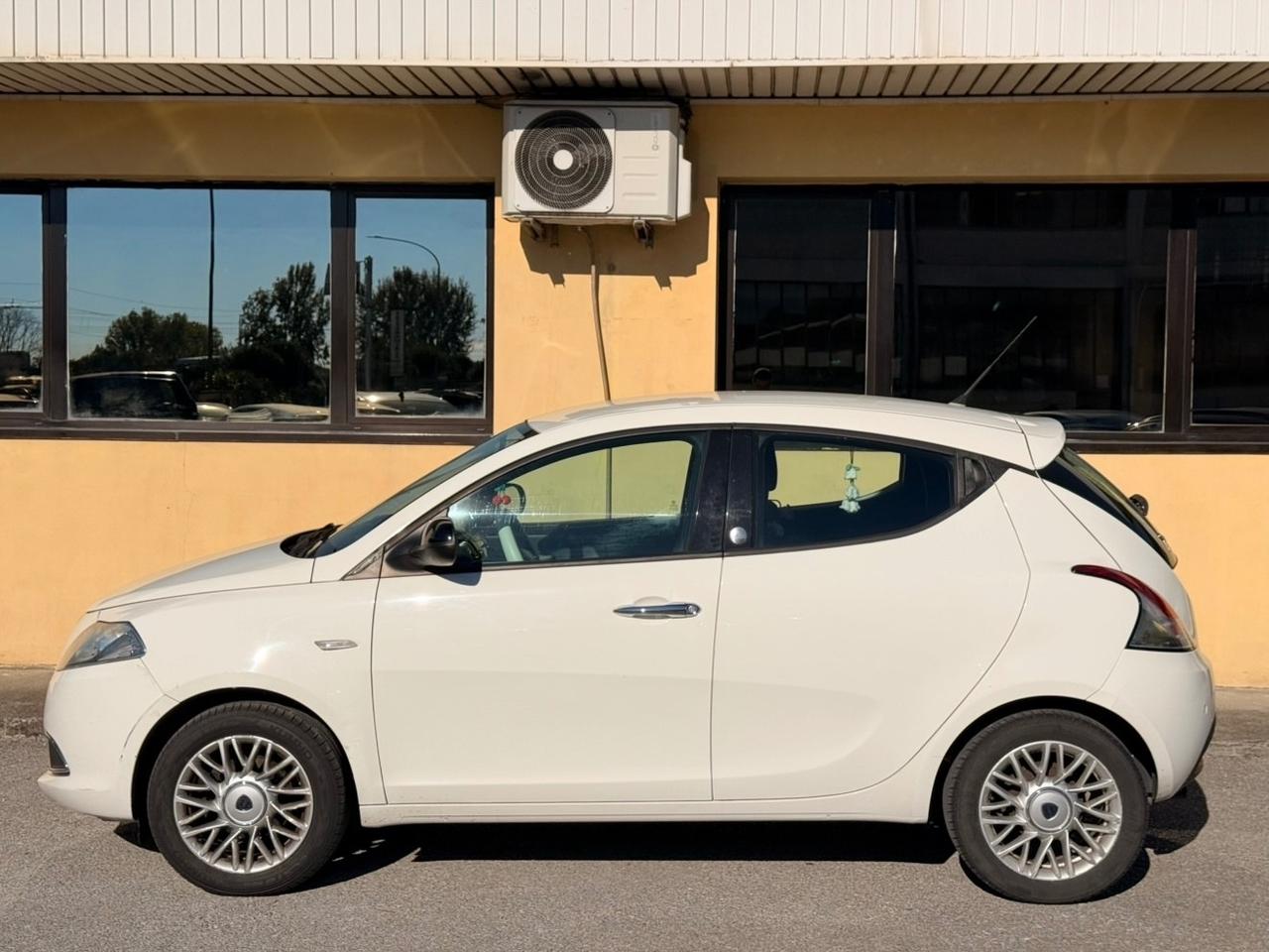 Lancia Ypsilon 1.2 69 CV 5 porte GPL Ecochic Gold